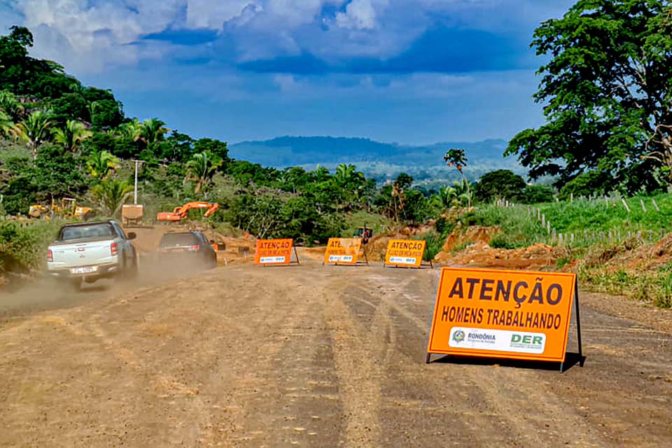 Governo trabalha por soluções definitivas na RO-464 com o programa Gestão na Estrada