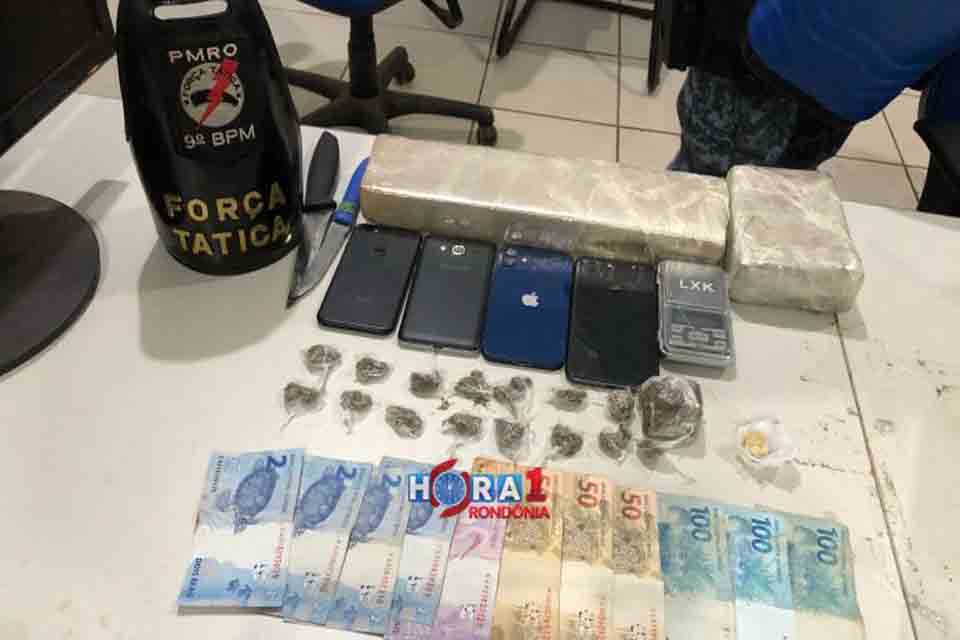  Polícia flagra casal com celulares roubados e quase 2 Kg de maconha