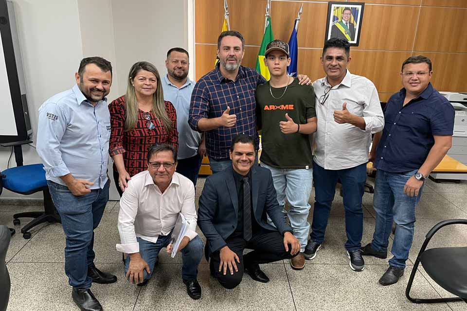 Deputado Cássio Gois fortalece parceria com despachantes em reunião na sede do Detran em Porto Velho