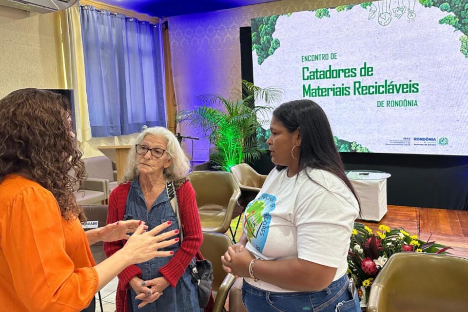 Encontro promovido pelo governo possibilita a troca de conhecimento e conscientização sobre o papel dos catadores