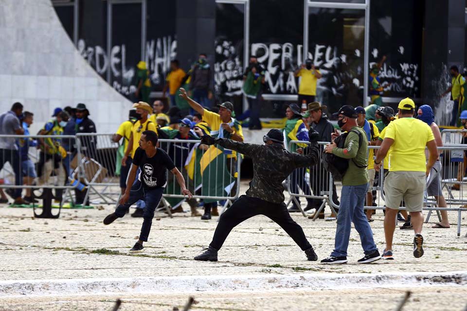 Defensoria pede soltura de idosos e mães presas por atos golpistas