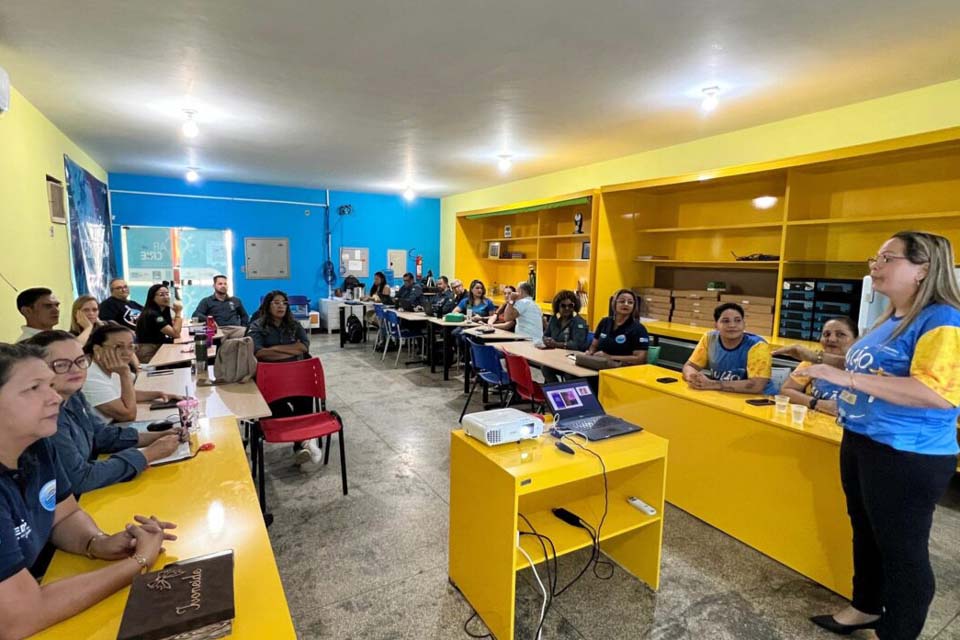 Encontro reúne professores e intérpretes de Libras para aprimorar práticas pedagógicas em Rondônia