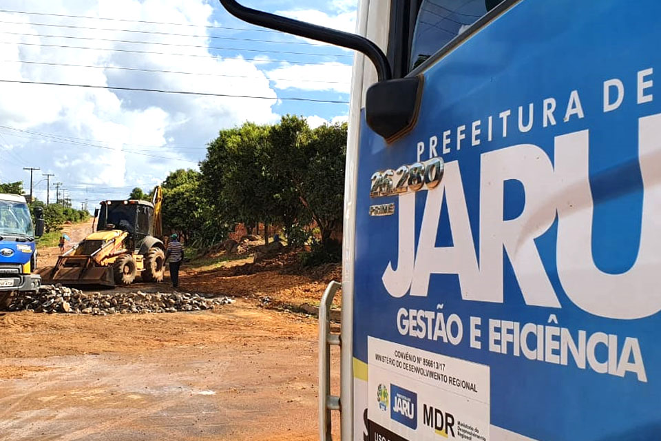 Prefeitura inicia construção de drenagem na Rua Padre Chiquinho entre a Frei Caneca e Raimundo Barreto no setor 7