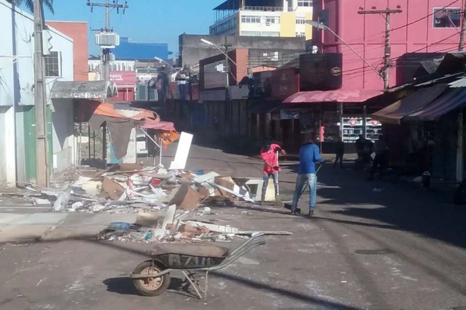 Prefeitura de Porto Velho faz limpeza geral nas ruas Barão do Rio Branco e José Bonifácio