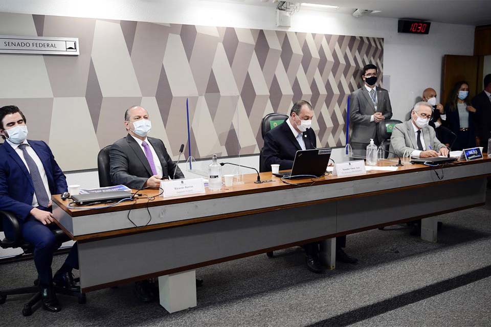 CPI: Ricardo Barros nega envolvimento em negociação de vacinas