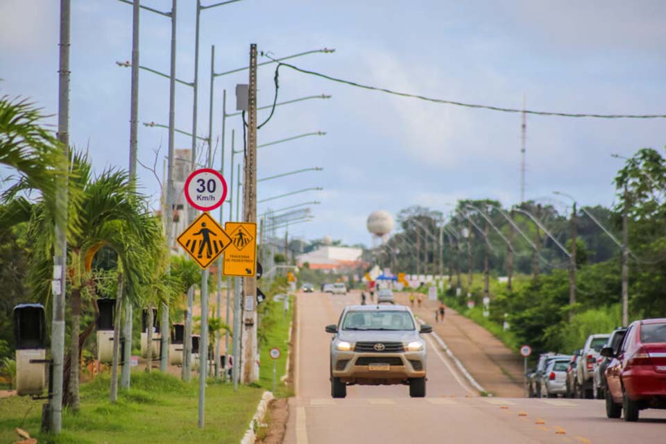 Licenciamento anual de veículos com placa final 8 encerra nesta sexta-feira, 30