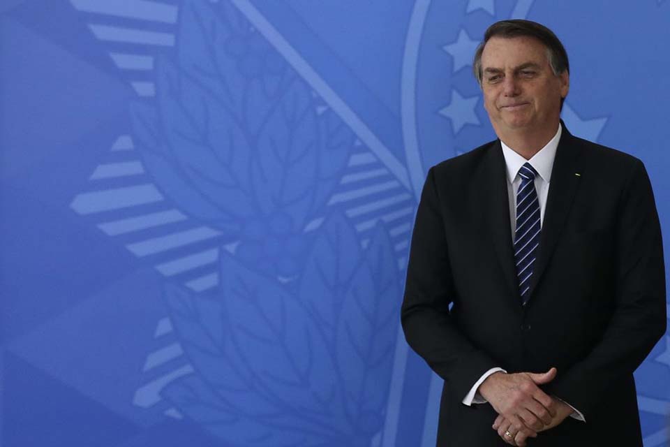 Bolsonaro chega ao Japão para giro por Asia e Oriente Médio