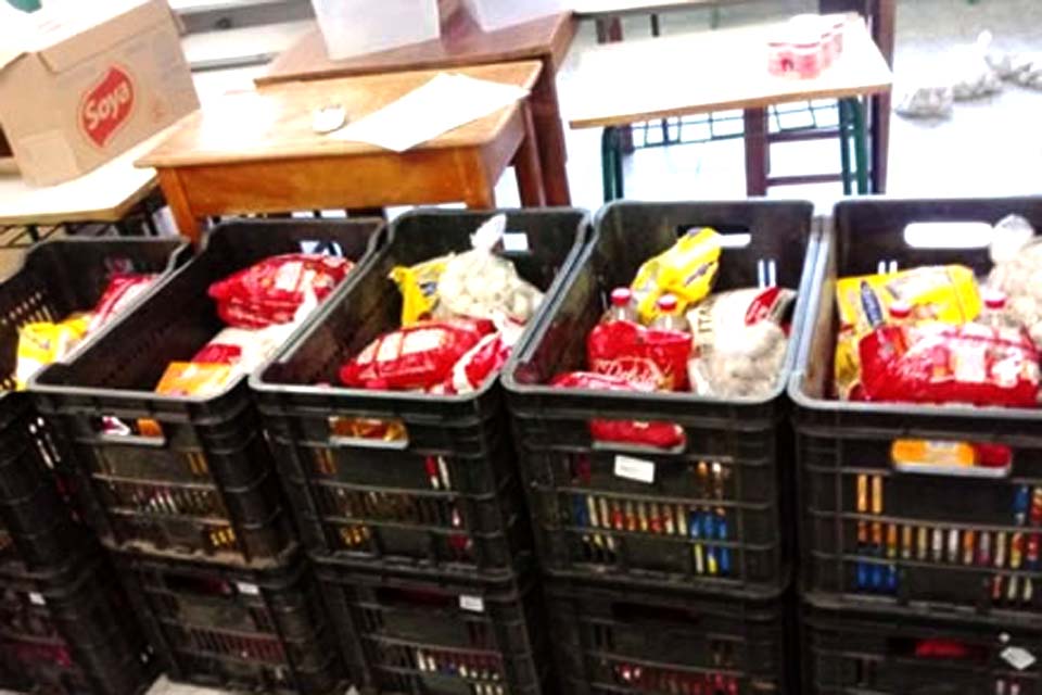 Escolas municipais continuam doando alimentos da merenda durante pandemia