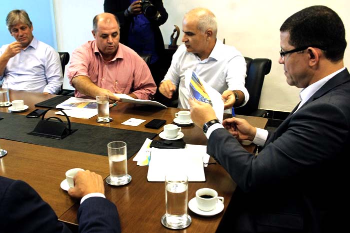 Em reunião com presidente da Energisa, governador foi categórico em afirmar ser contra o aumento da tarifa