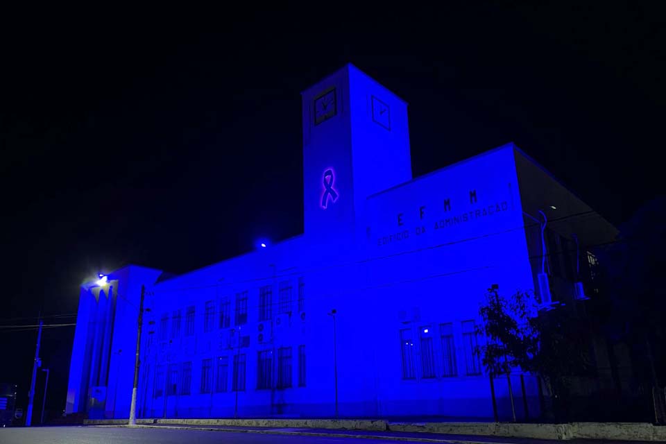 Sede da Prefeitura Porto Velho ganha iluminação dedicada à campanha Novembro Azul