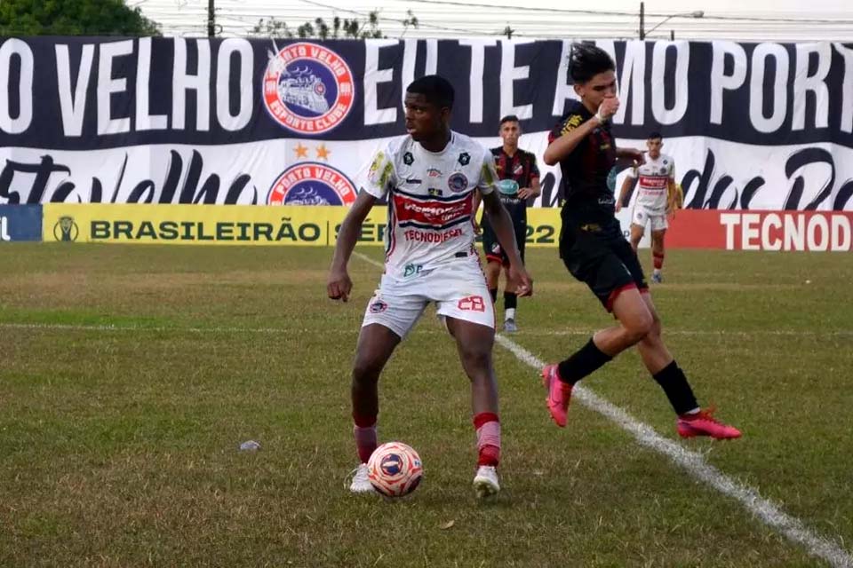 Zagueiro do Porto Velho comemora gol em decisão estadual e projeta ofensividade em jogo de volta