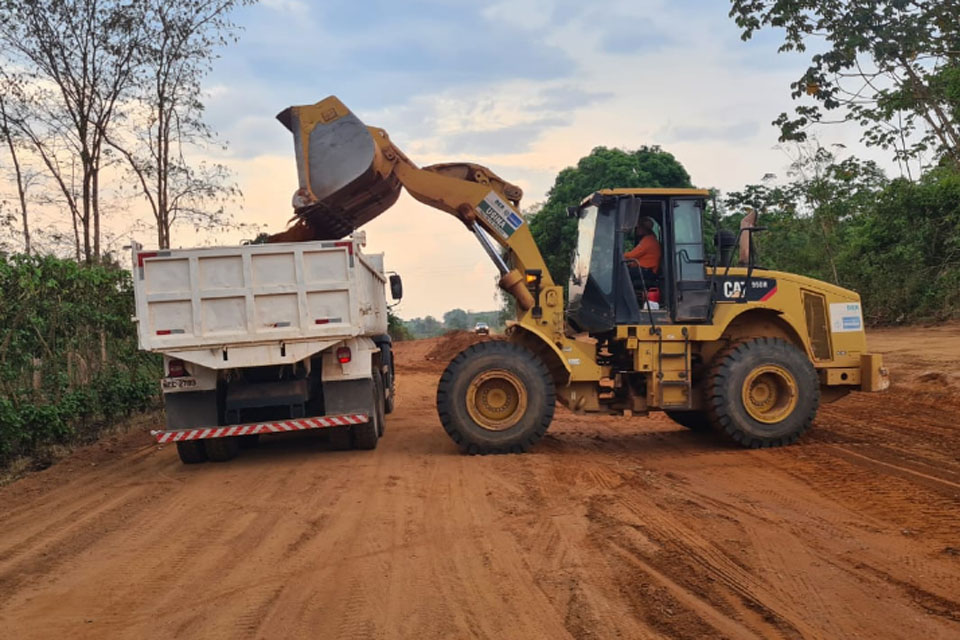 Obras de pavimentação asfáltica no distrito Vila Marcão em Alta Floresta do Oeste são retomadas 