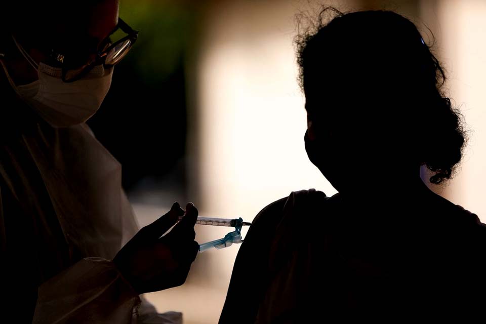 Covid-19: Brasil tem mais de 200 milhões de doses de vacinas aplicadas