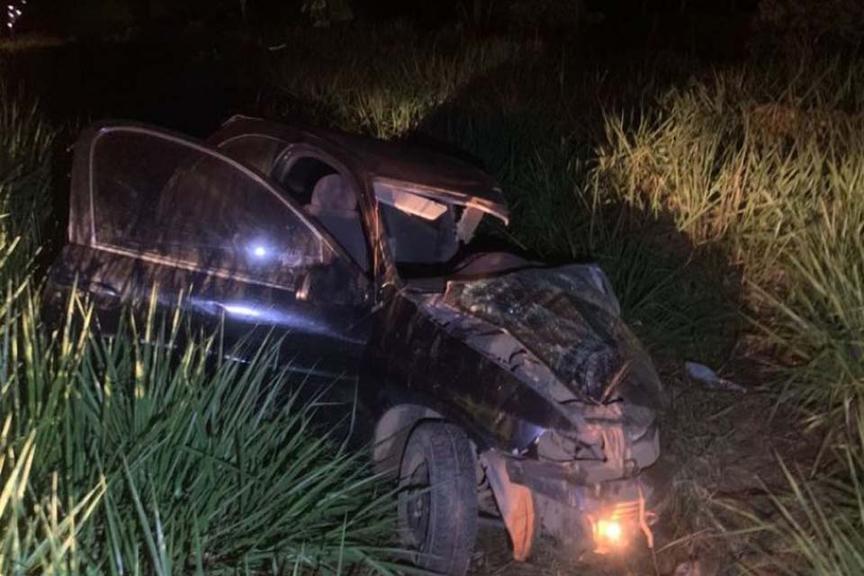 Motorista morre após colisão entre carro e caminhão na BR 429