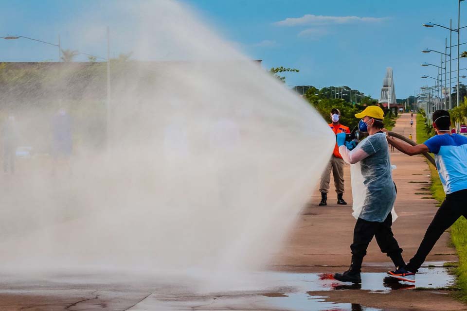 Rondônia realiza diariamente desinfecção de locais públicos para prevenção da pandemia de coronavírus