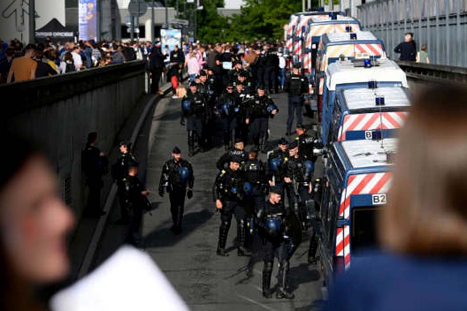 Violência policial vira tema de campanha nas eleições legislativas da França