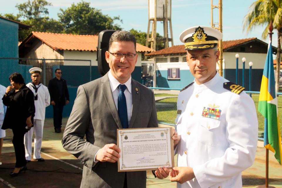 Governador Marcos Rocha participa de celebração do Dia do Marinheiro com homenagem ao Almirante Tamandaré em Porto Velho