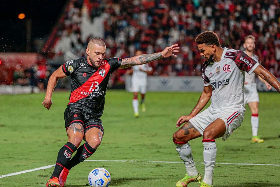 Em crise, Flamengo enfrenta Atlético -GO neste sábado na abertura do Brasileirão 