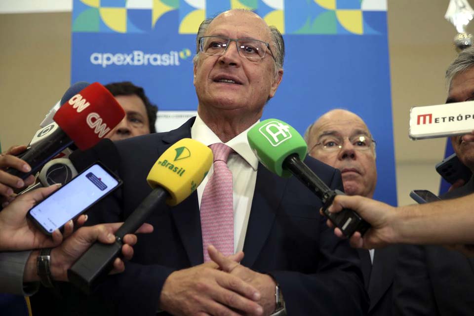 Alckmin diz que democracia sai fortalecida após atos antidemocráticos