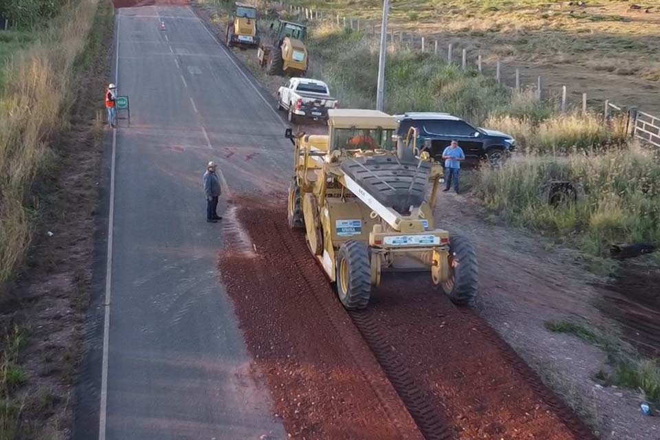 Serviços de reabilitação da Rodovia 492 entre o município e a RO-491 são executados