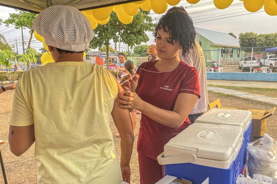 População participa de ação com vacinação e testes rápidos no Cedel