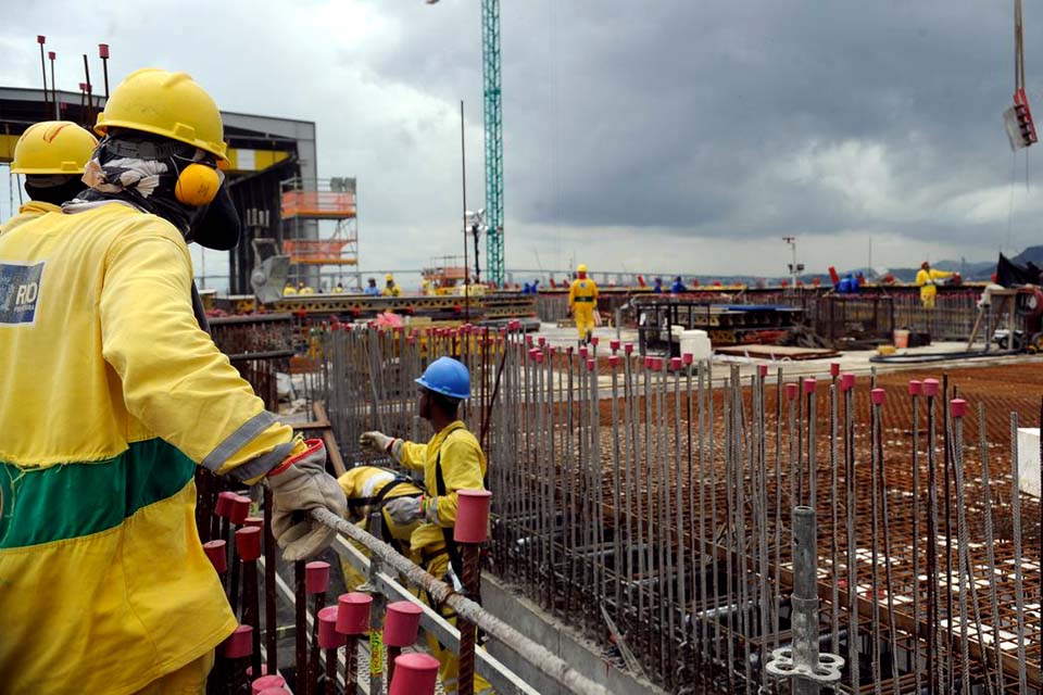 Indústria da construção civil deve crescer 4% este ano, prevê CBIC