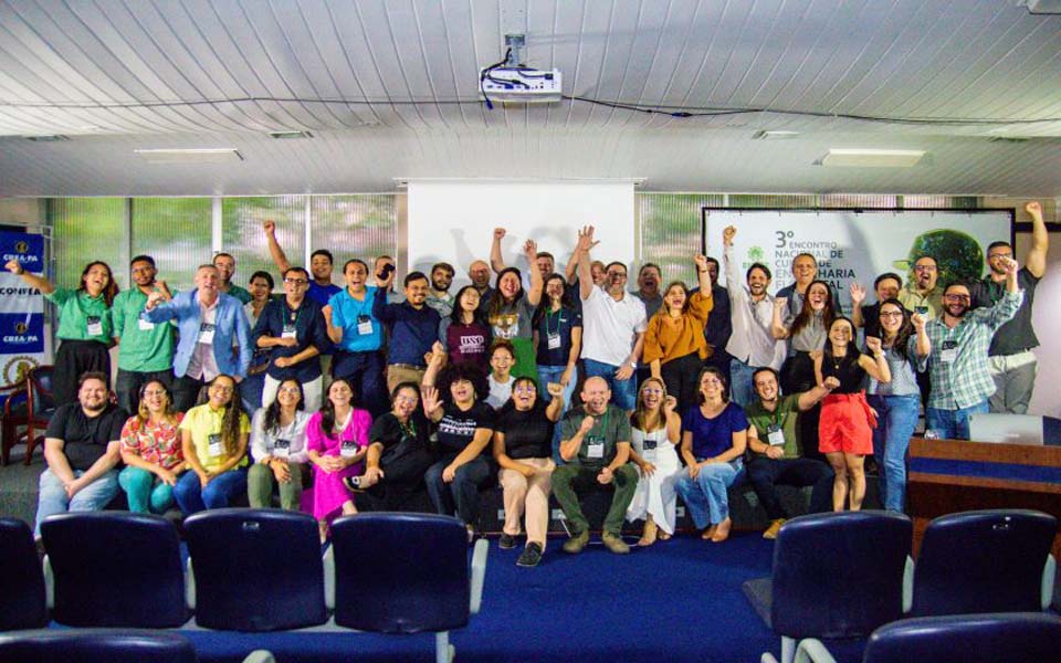 Docentes de Ji-Paraná participam do 3º ENCEF no Pará