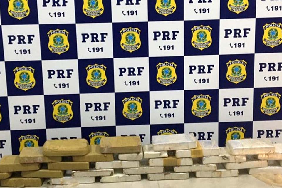  Motoristas de caminhões são presos pela PRF com 30 kg de cocaina 