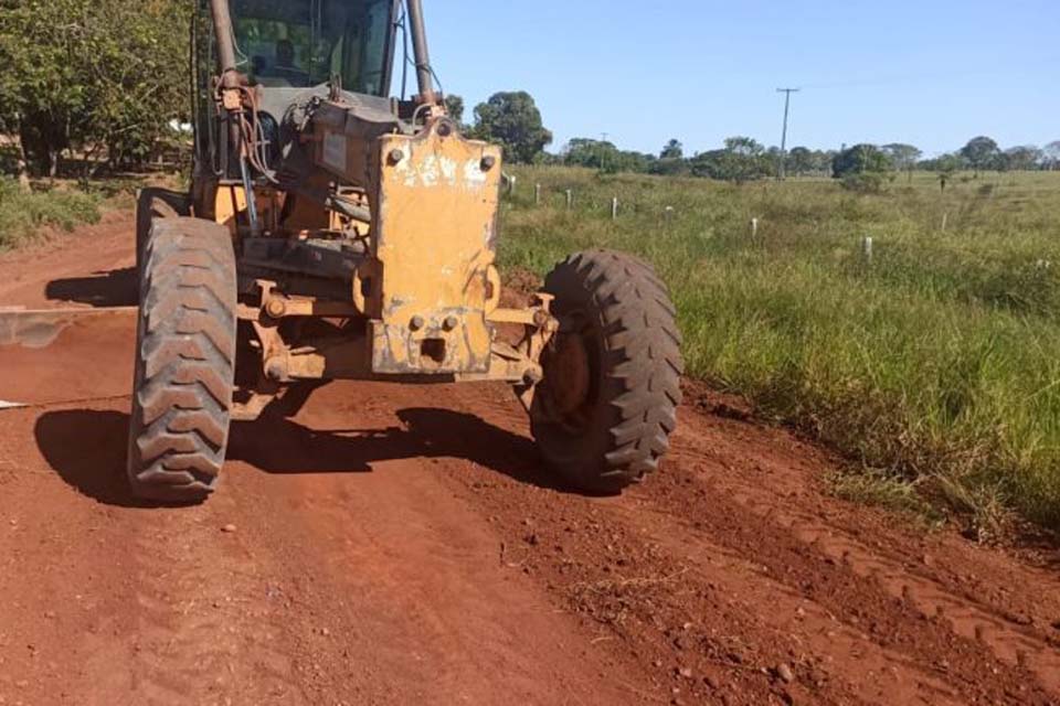 Secretaria de Obras realiza manutenção e recuperação na zona rural 