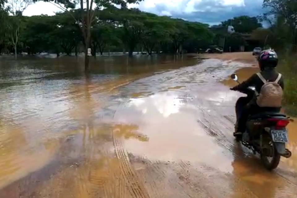 Nível do rio Jaru sobe e já preocupa ribeirinhos e autoridades