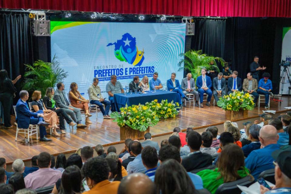 Encontro de prefeitos e prefeitas debate inovação e eficiência na gestão pública