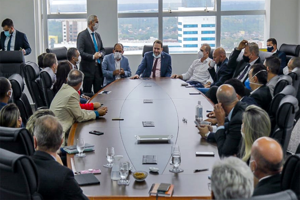 Deputados se reúnem com nova cúpula do Ministério Público e reafirmam defesa do diálogo e da harmonia