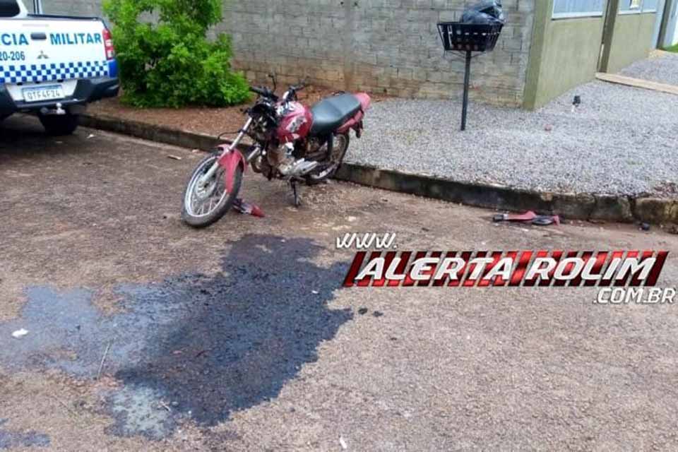 Motociclista é socorrido em estado grave após colisão com caminhonete