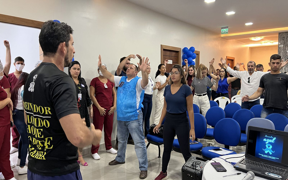 Servidores da saúde participam de atividade em alusão ao Novembro Azul