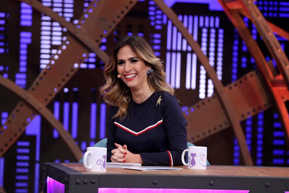 Tata Werneck rebate seguidor que disse ‘preferir Juliete’ no comando do 'Lady Night'