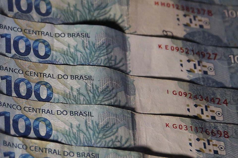 Caixa paga Auxílio Brasil a beneficiários com NIS final 9