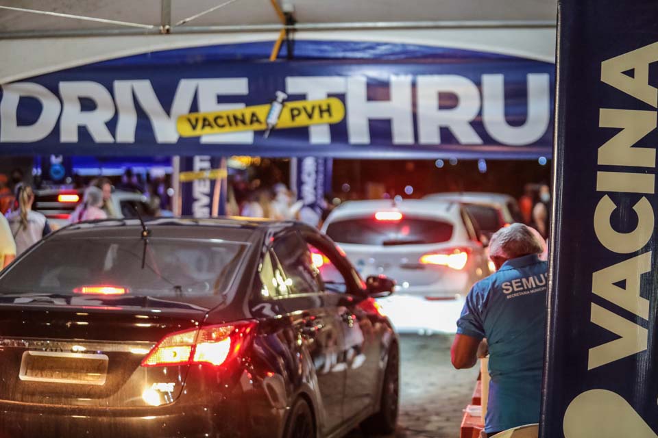 Porto Velho realiza último drive-thru de vacinação de 2021; ação também contou com a vacina contra a influenza