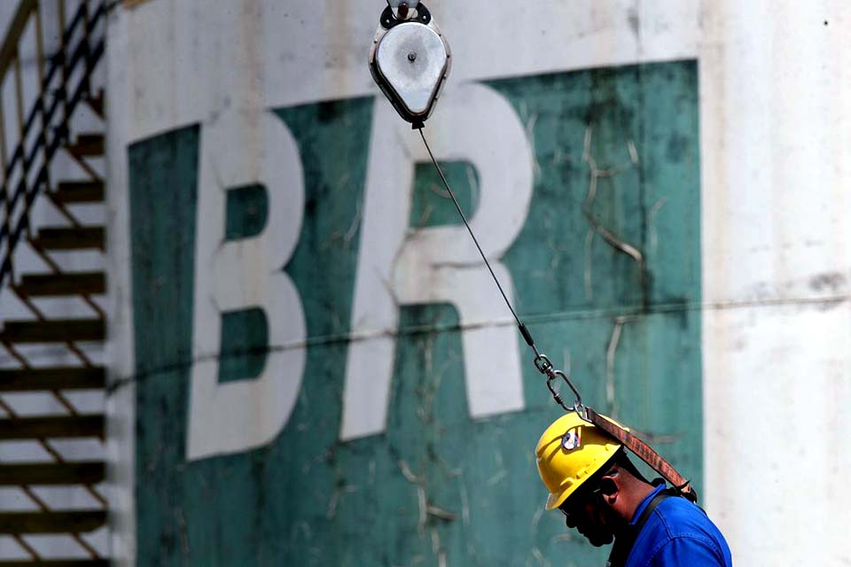 Petrobras registra prejuízo de R$ 48 bi no primeiro trimestre do ano