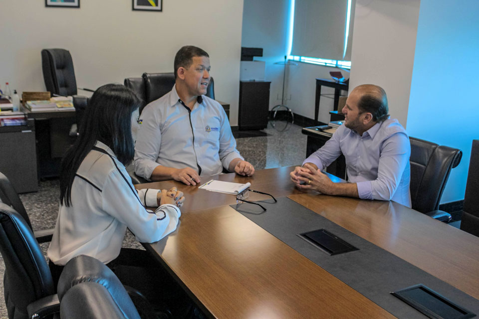 Governador Marcos Rocha assume compromisso com propostas apresentadas pelo deputado Cirone Deiró