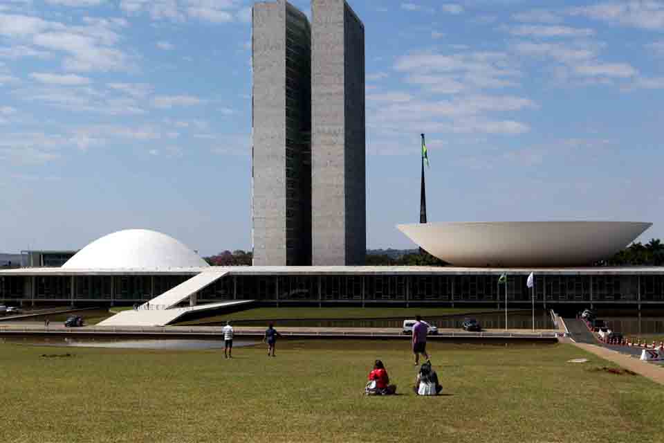 Congresso volta na quarta-feira com pautas importantes