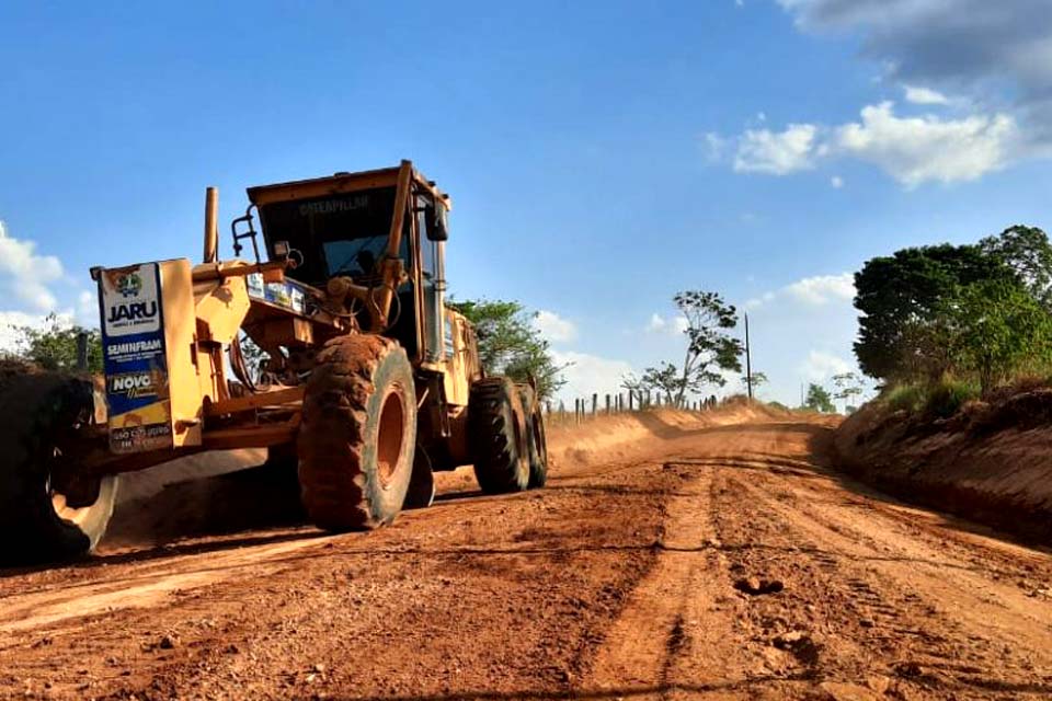 Prefeitura segue com serviços de recuperação de estradas rurais