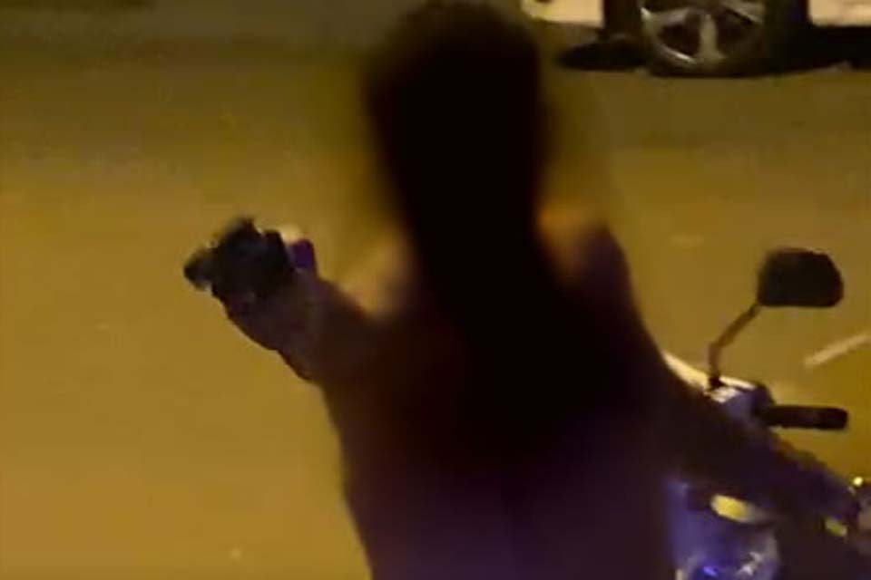 Homem armado efetua disparos contra Pub ferindo duas pessoas