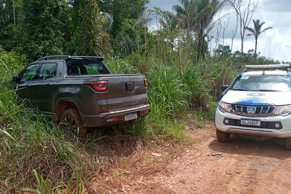 Camionete roubada em Nova Brasilândia é recuperada pela PM em Rolim