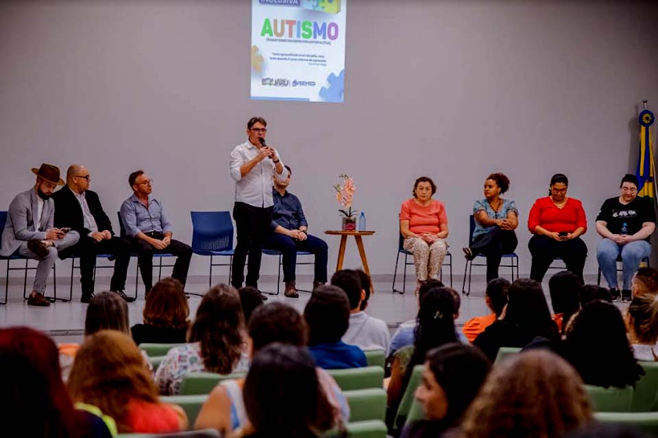 Prefeitura de Jaru realiza capacitação para atendimento de alunos com autismo