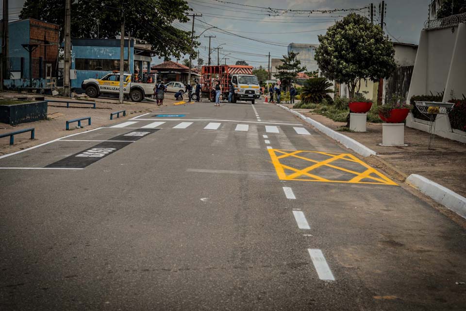 AMT sinaliza vias urbanas e estacionamento do Hospital Municipal