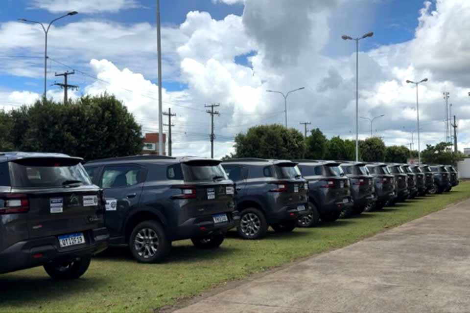 Governo de Rondônia paga mais de R$ 4 milhões e garante compra de 38 veículos para atividades das Apaes no estado