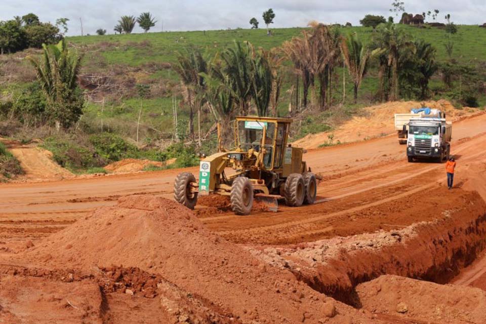 Obras na rodovia 257 que dá acesso ao município de Machadinho d’Oeste estão aceleradas