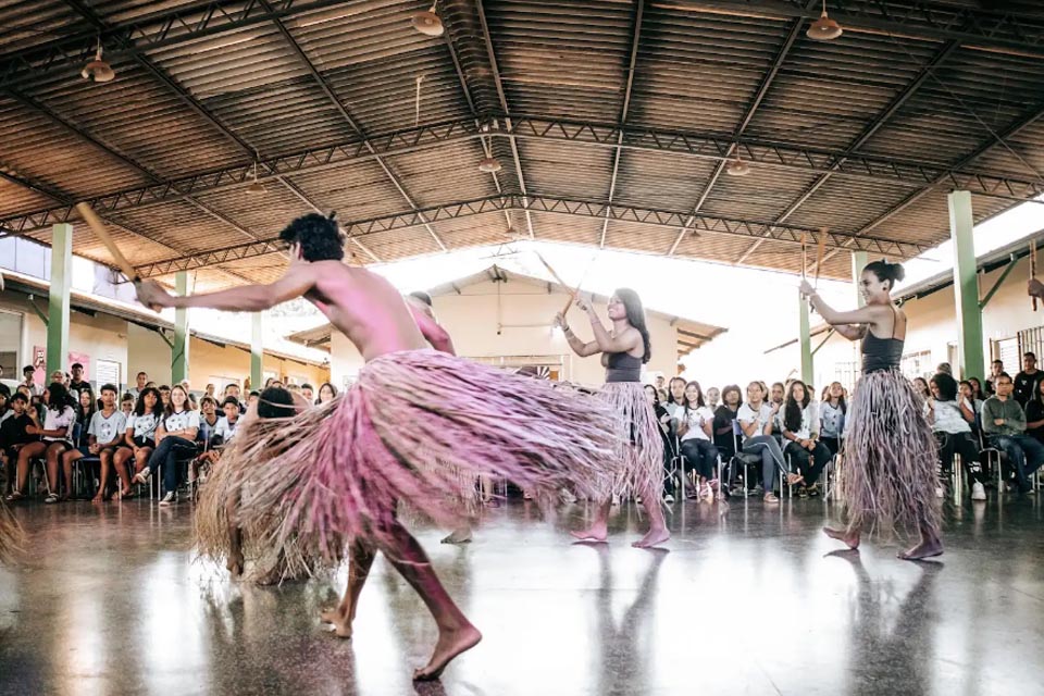 Maculelê: Reconstruindo o Quilombo emociona público e celebra a cultura afro-brasileira em Vilhena 