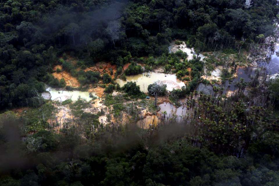 Operação contra garimpo ilegal prende dois militares no Amazonas