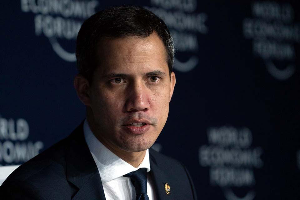 Oposição venezuelana elimina 'governo interino' de Juan Guaidó